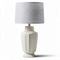 Lampe en céramique beige avec abat-jour en lin mesure 30 x 30 x 50cm
